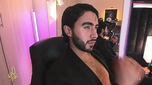 Snapshot of ItsMeEros chatting on 06-10-26, 11:28 ItsMeEros online show from 06-10-26, 11:28