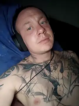 Snapshot of Arturikk1 chatting on 10-20-25, 08:53 Arturikk1 online show from 10-20-25, 08:53