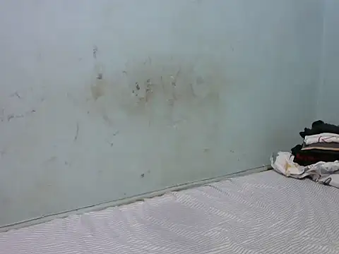 QUEEN-MARIAN online show from 11-17-25, 09:08