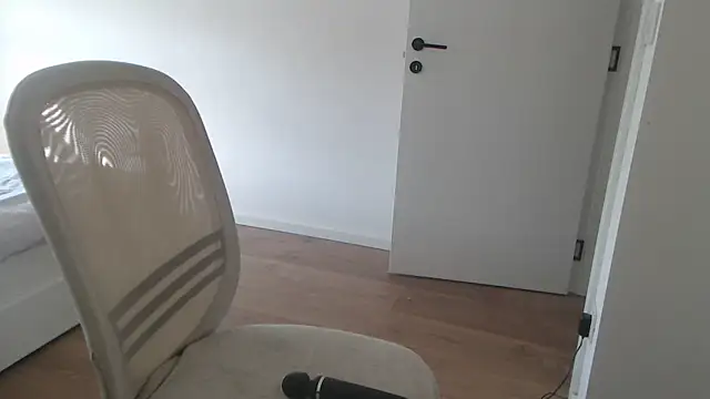 Snapshot of fuckable_milf chatting on 04-23-26, 06:53 fuckable milf online show from 04-23-26, 06:53
