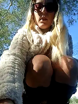 dolcehelena993 online show from 11-20-25, 11:00