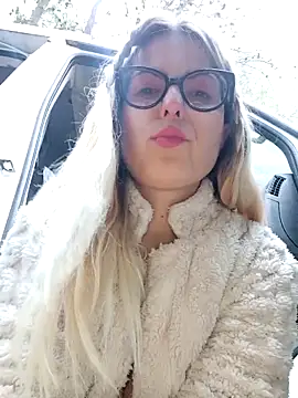 dolcehelena993 online show from 12-20-25, 10:29