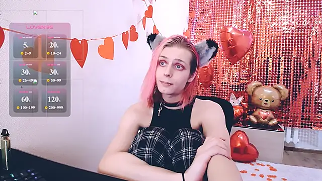 Snapshot of Littlepinkcat chatting on 02-18-26, 02:20 Littlepinkcat online show from 02-18-26, 02:20