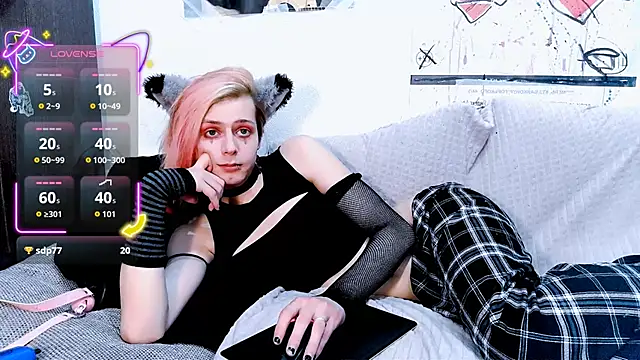 Littlepinkcat online show from 10-10-25, 06:36