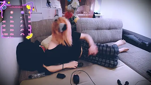 Littlepinkcat online show from 11-26-25, 05:18