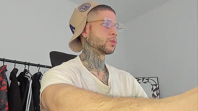  jamesleandros1 online show from 11-09-25, 04:22