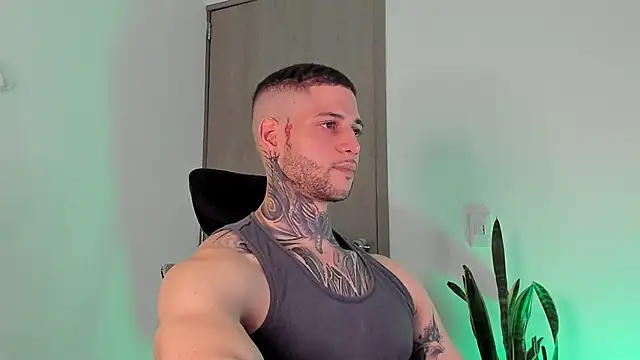  jamesleandros1 online show from 02-04-26, 04:07