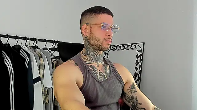  jamesleandros1 online show from 11-26-25, 04:40