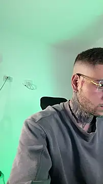  jamesleandros1 online show from 02-02-26, 11:37