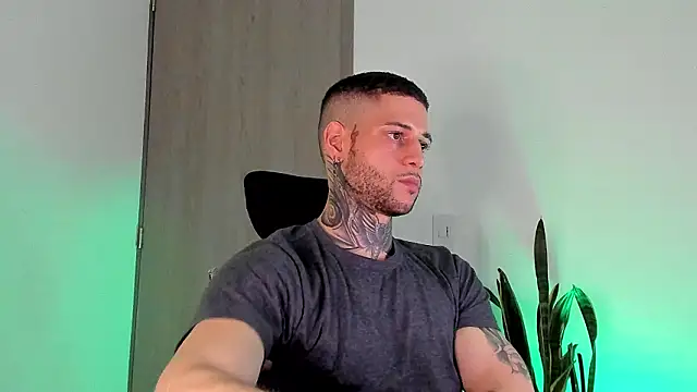  jamesleandros1 online show from 02-08-26, 03:04