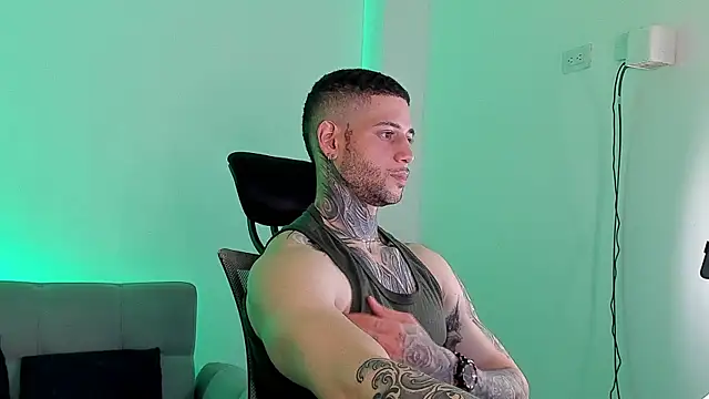  jamesleandros1 online show from 07-18-26, 06:49
