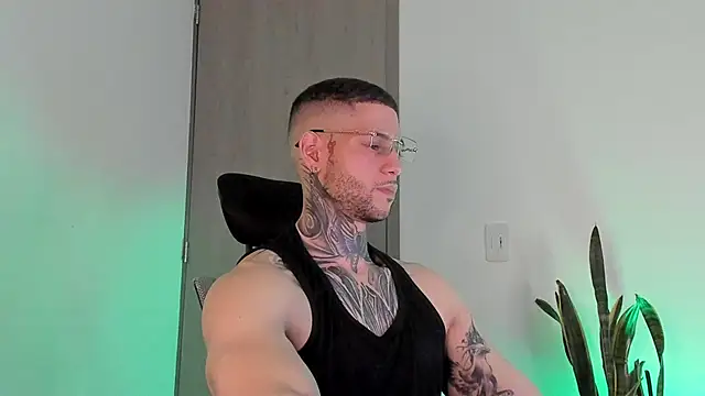  jamesleandros1 online show from 02-11-26, 03:06