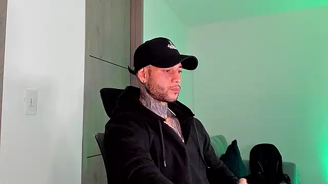  jamesleandros1 online show from 04-01-26, 02:13