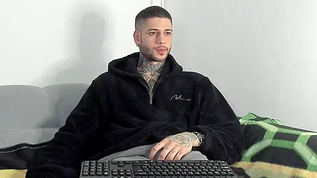  jamesleandros1 online show from 11-28-25, 12:38