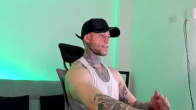  jamesleandros1 online show from 07-11-26, 05:57