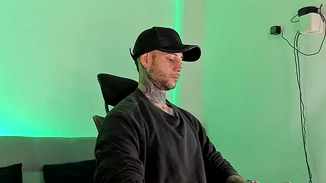  jamesleandros1 online show from 07-11-26, 03:40