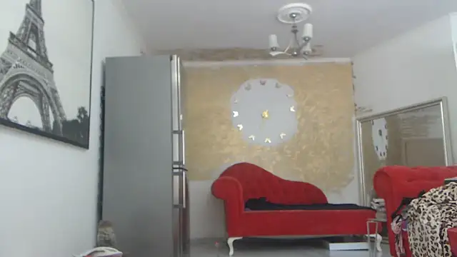 Snapshot of AnnaBellaLuckyXOXO chatting on 04-23-26, 12:29 AnnaBellaLuckyXOXO online show from 04-23-26, 12:29