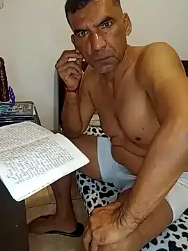 Snapshot of Daddy1972 chatting on 02-05-25, 01:22 Daddy1972 online show from 02-05-25, 01:22