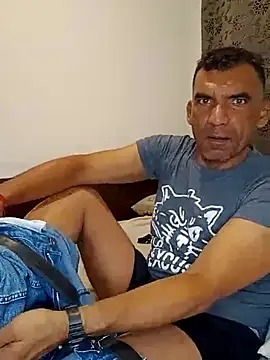 Snapshot of Daddy1972 chatting on 12-30-24, 09:50 Daddy1972 online show from 12-30-24, 09:50