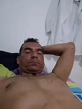 Snapshot of Daddy1972 chatting on 06-24-26, 09:34 Daddy1972 online show from 06-24-26, 09:34