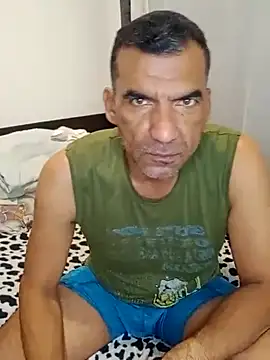 Snapshot of Daddy1972 chatting on 02-14-25, 08:37 Daddy1972 online show from 02-14-25, 08:37