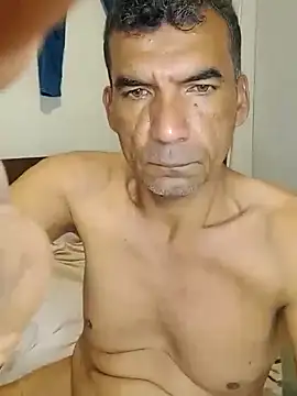 Snapshot of Daddy1972 chatting on 01-30-25, 09:36 Daddy1972 online show from 01-30-25, 09:36