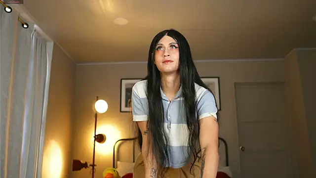 Snapshot of julesbennet chatting on 03-11-25, 01:45 julesbennet online show from 03-11-25, 01:45