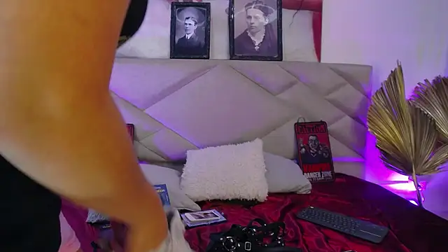 SabinaMerchetti online show from 09-25-25, 03:01