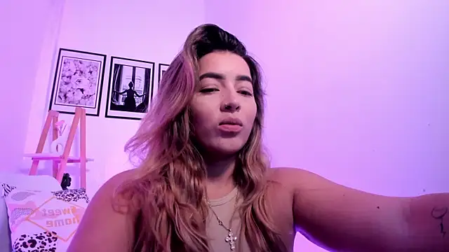 sofihill01 online show from 05-24-26, 07:58