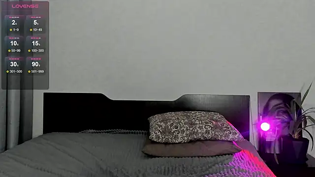 Snapshot of annablisa chatting on 10-16-25, 11:51 annablisa online show from 10-16-25, 11:51