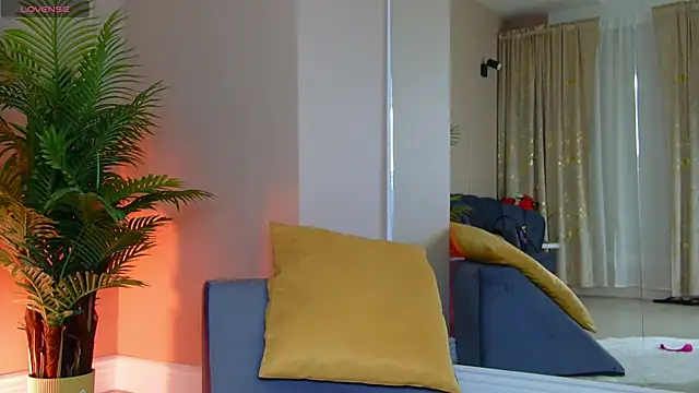 Avril Cyrus online show from 03-13-26, 07:35