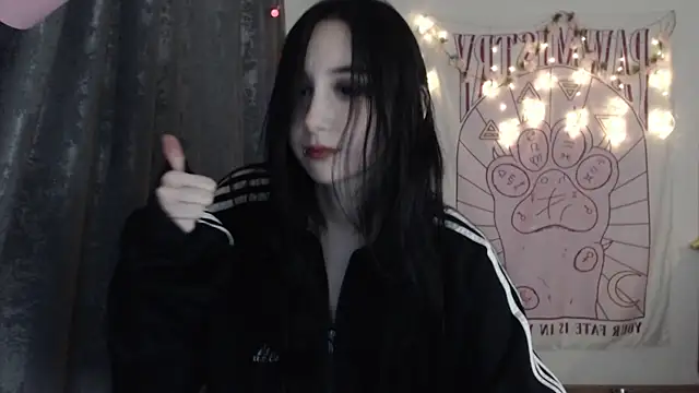 Snapshot of Holy420lolii chatting on 02-14-25, 08:15 Holy420lolii online show from 02-14-25, 08:15