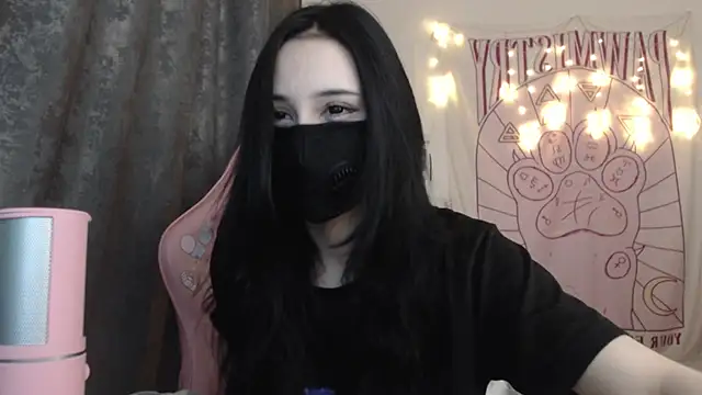 Snapshot of Holy420lolii chatting on 12-08-24, 01:25 Holy420lolii online show from 12-08-24, 01:25
