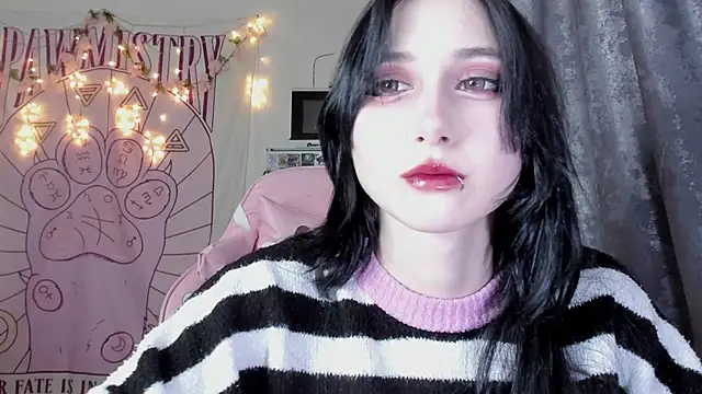 Holy420lolii online show from 10-27-25, 06:53