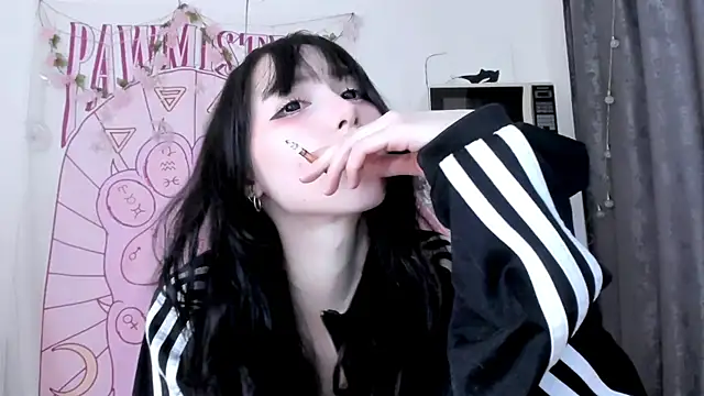 Snapshot of Holy420lolii chatting on 05-24-26, 02:50 Holy420lolii online show from 05-24-26, 02:50