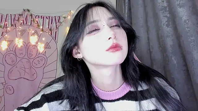 Holy420lolii online show from 11-16-25, 07:29