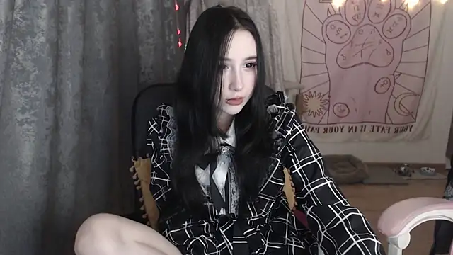 Snapshot of Holy420lolii chatting on 01-21-25, 06:12 Holy420lolii online show from 01-21-25, 06:12