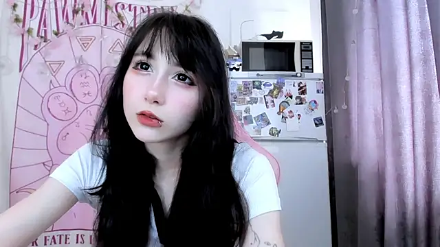 Snapshot of Holy420lolii chatting on 06-12-26, 01:09 Holy420lolii online show from 06-12-26, 01:09