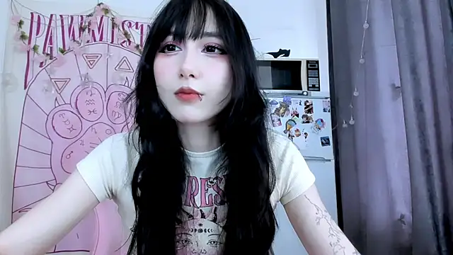 Snapshot of Holy420lolii chatting on 06-09-26, 03:13 Holy420lolii online show from 06-09-26, 03:13