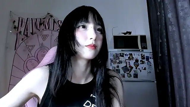 Snapshot of Holy420lolii chatting on 05-15-26, 03:43 Holy420lolii online show from 05-15-26, 03:43