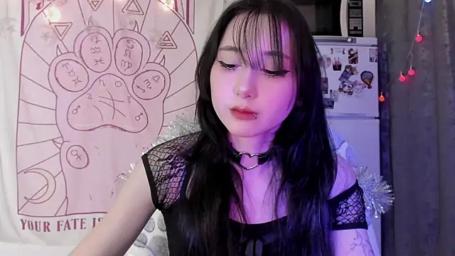 Holy420lolii online show from 01-06-26, 04:44