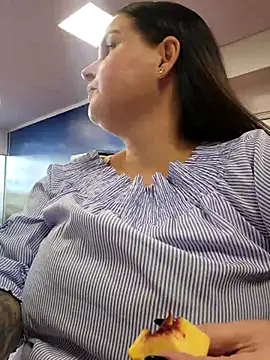 GeorgiaLerox online show from 10-05-25, 11:45