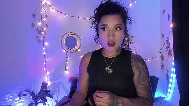 Snapshot of Eva_Lee_ chatting on 02-18-25, 06:37 Eva Lee online show from 02-18-25, 06:37