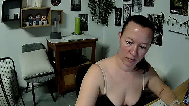 Snapshot of AnyaKrey@xh chatting on 02-15-26, 12:59 AnyaKreyxh online show from 02-15-26, 12:59