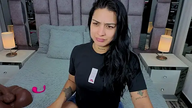 EMMAHILL1 online show from 04-04-26, 12:34