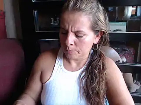Snapshot of DevoraAmateur chatting on 01-22-25, 07:34 DevoraAmateur online show from 01-22-25, 07:34