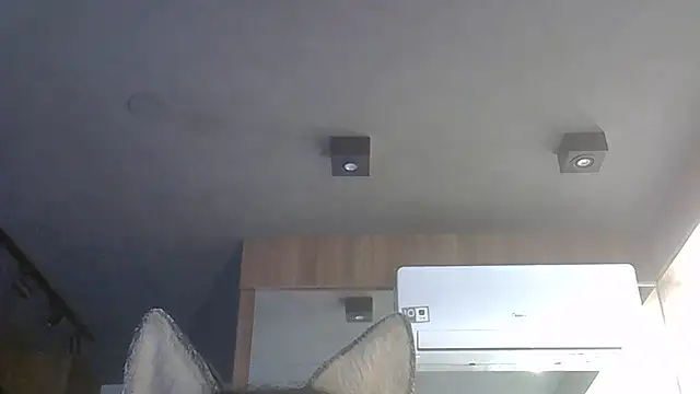 Skinny-Kitten online show from 11-18-25, 12:52