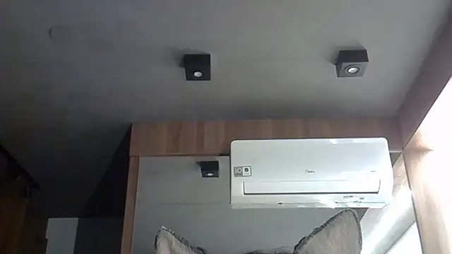 Skinny-Kitten online show from 10-13-25, 02:35