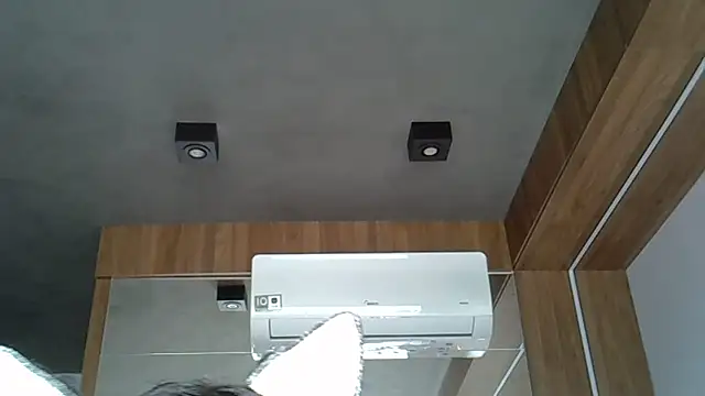 Skinny-Kitten online show from 10-15-25, 06:27