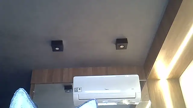 Skinny-Kitten online show from 11-11-25, 09:15